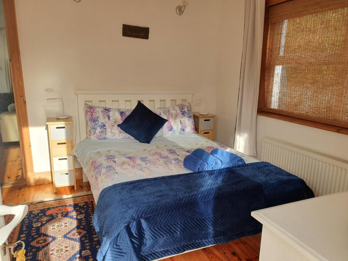Cosy Self Contained Cottage With Stunning Views Killaloe Ngoại thất bức ảnh