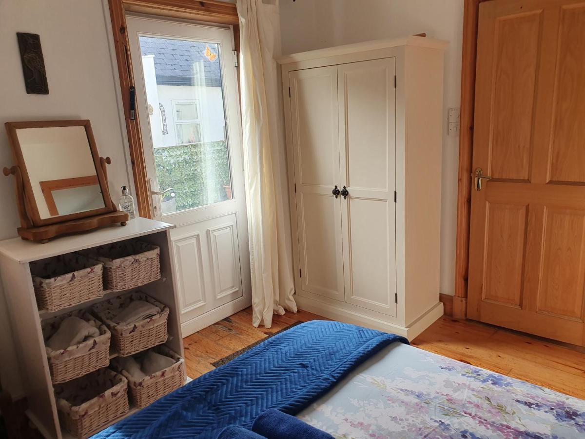 Cosy Self Contained Cottage With Stunning Views Killaloe Ngoại thất bức ảnh